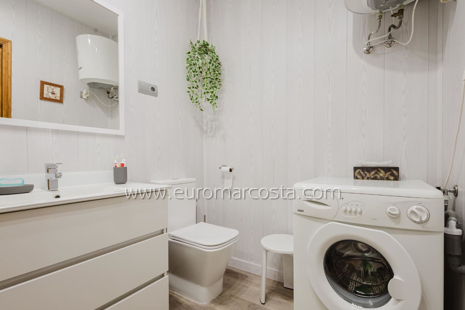 3 quarto Bungalow para venda em Torrevieja com piscina - 185 000 € (Ref: 9404629)