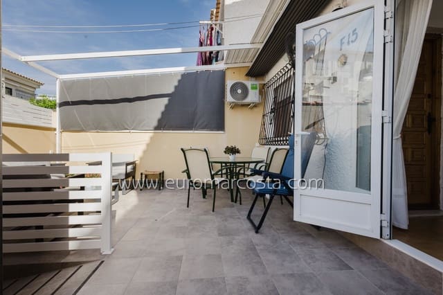 3 quarto Bungalow para venda em Torrevieja com piscina - 185 000 € (Ref: 9404629)