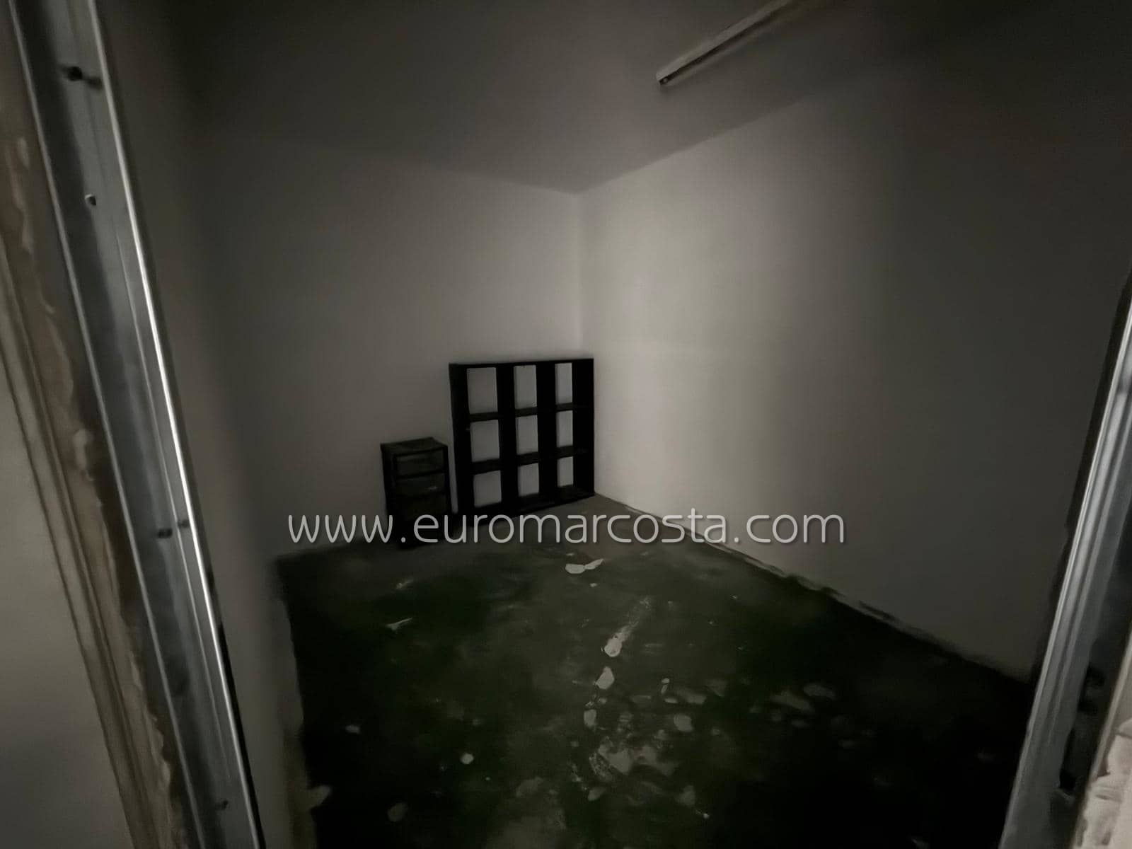 Local Comercial en Torrevieja en venta - 240.000 € (Ref: 9412657)