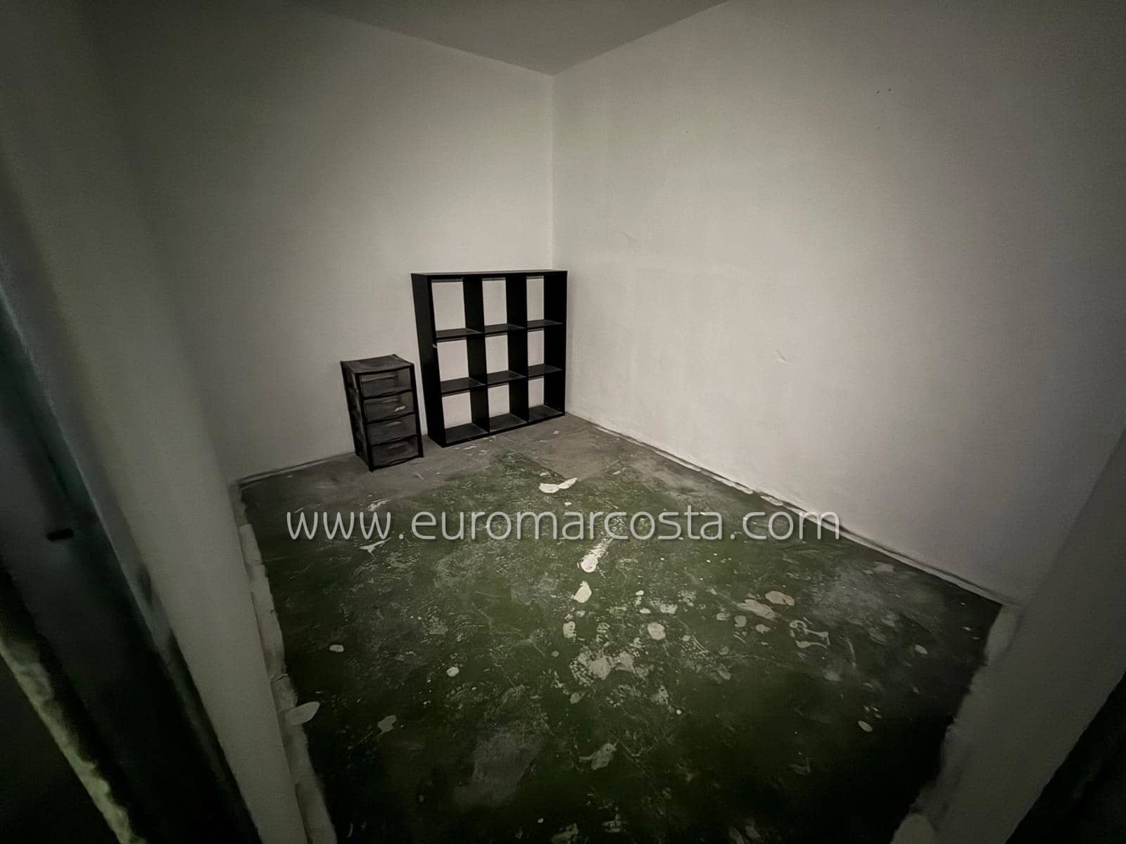 Local Comercial en Torrevieja en venta - 240.000 € (Ref: 9412657)