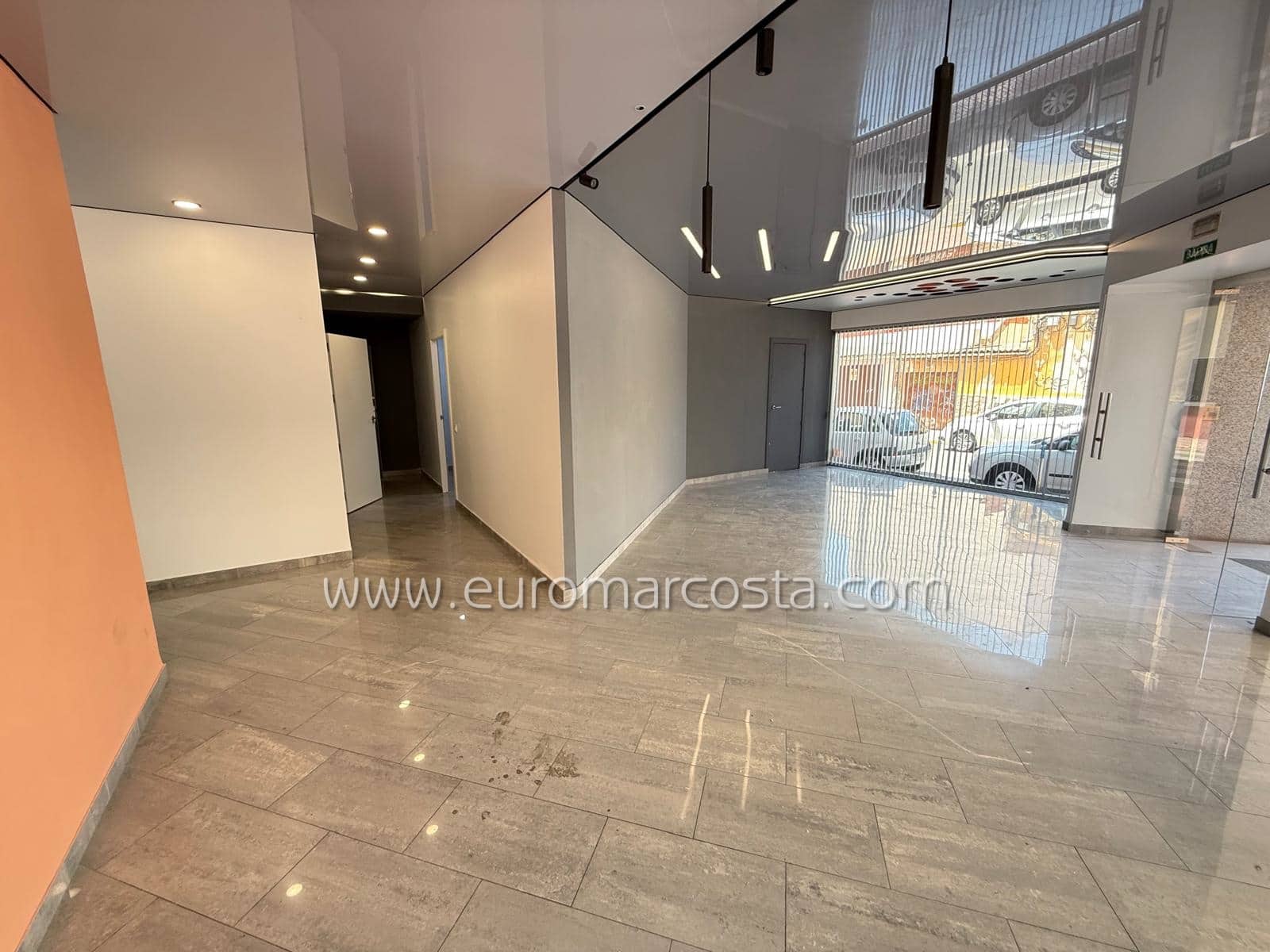 Local Comercial en Torrevieja en venta - 240.000 € (Ref: 9412657)