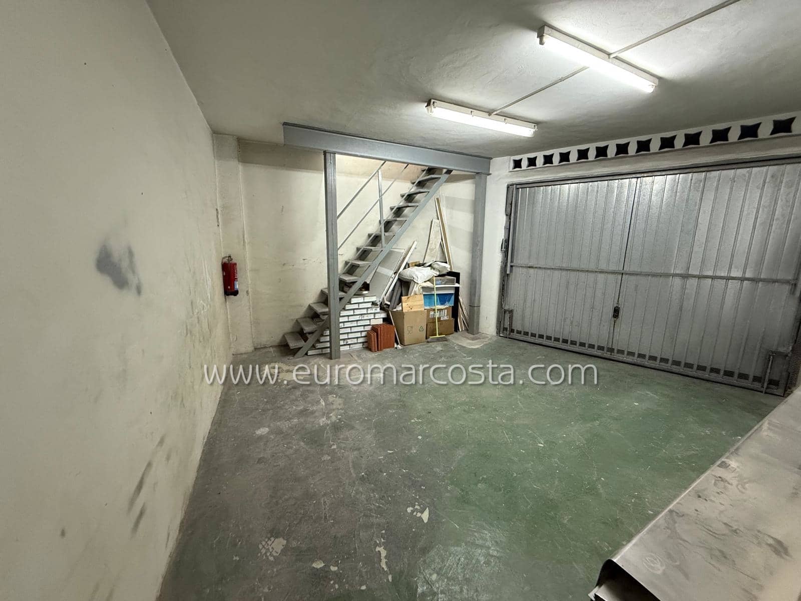 Local Comercial en Torrevieja en venta - 240.000 € (Ref: 9412657)