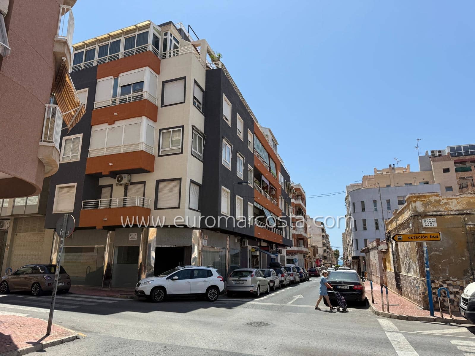 Local Comercial en Torrevieja en venta - 240.000 € (Ref: 9412657)