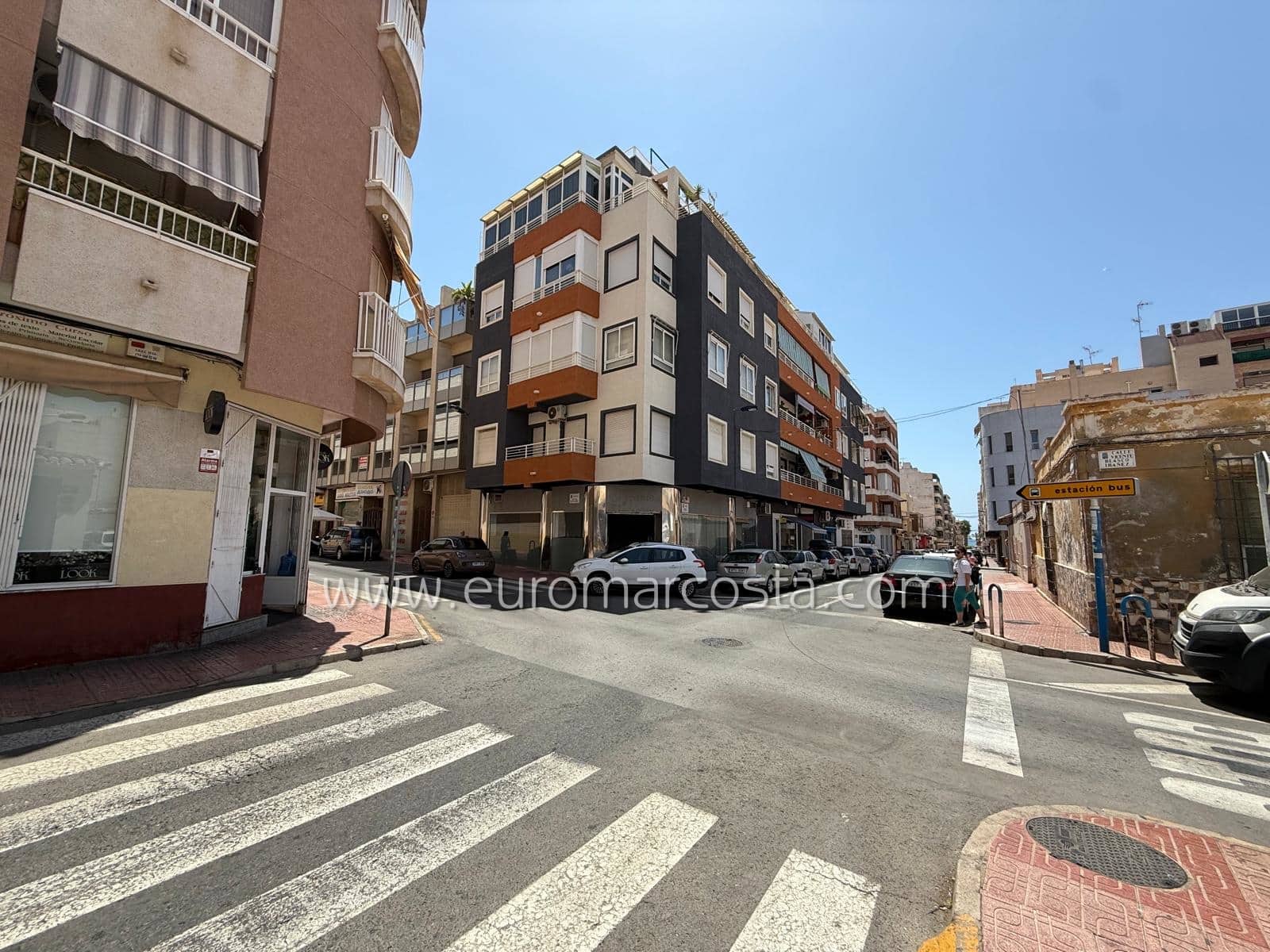 Local Comercial en Torrevieja en venta - 240.000 € (Ref: 9412657)