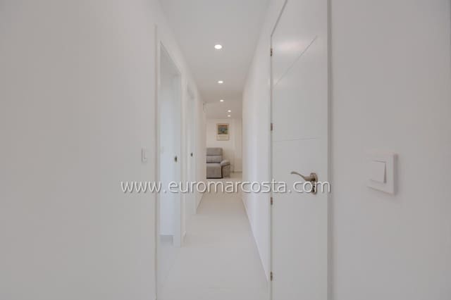 3 quarto Apartamento para venda em Torrevieja - 269 000 € (Ref: 9414589)