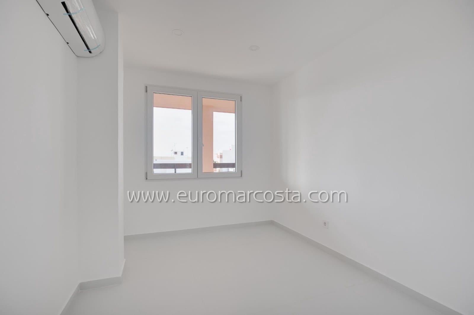 3 quarto Apartamento para venda em Torrevieja - 269 000 € (Ref: 9414589)