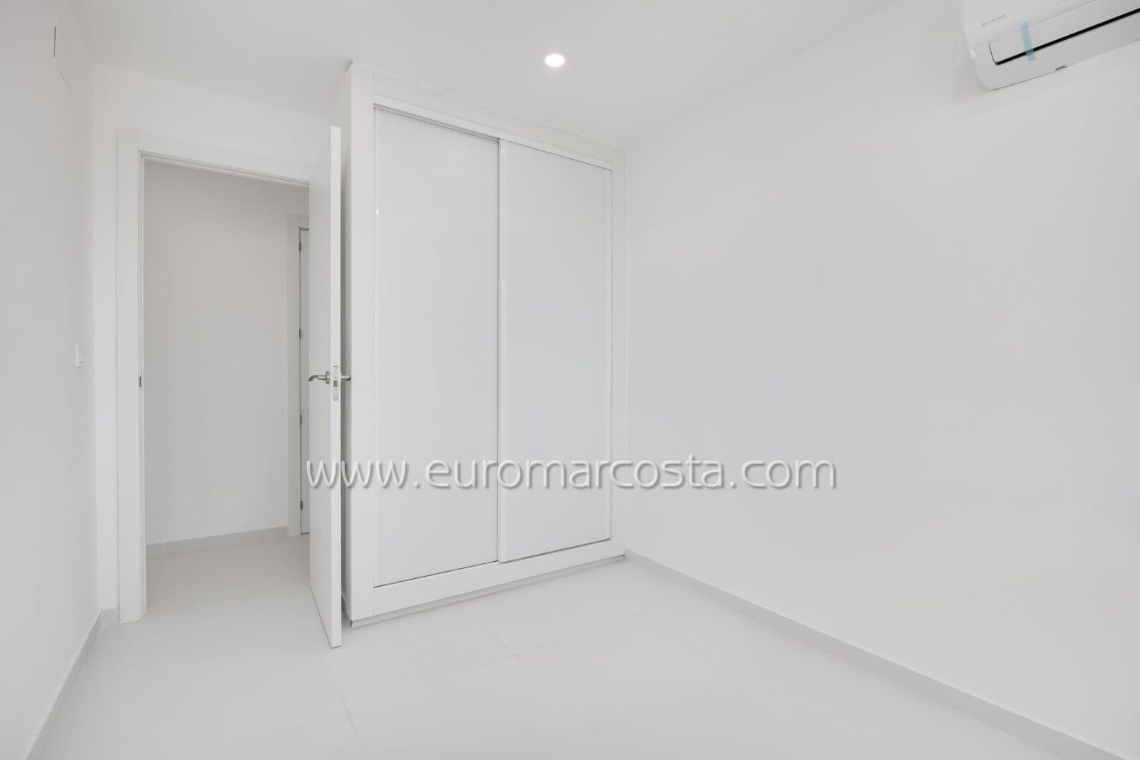 3 quarto Apartamento para venda em Torrevieja - 269 000 € (Ref: 9414589)