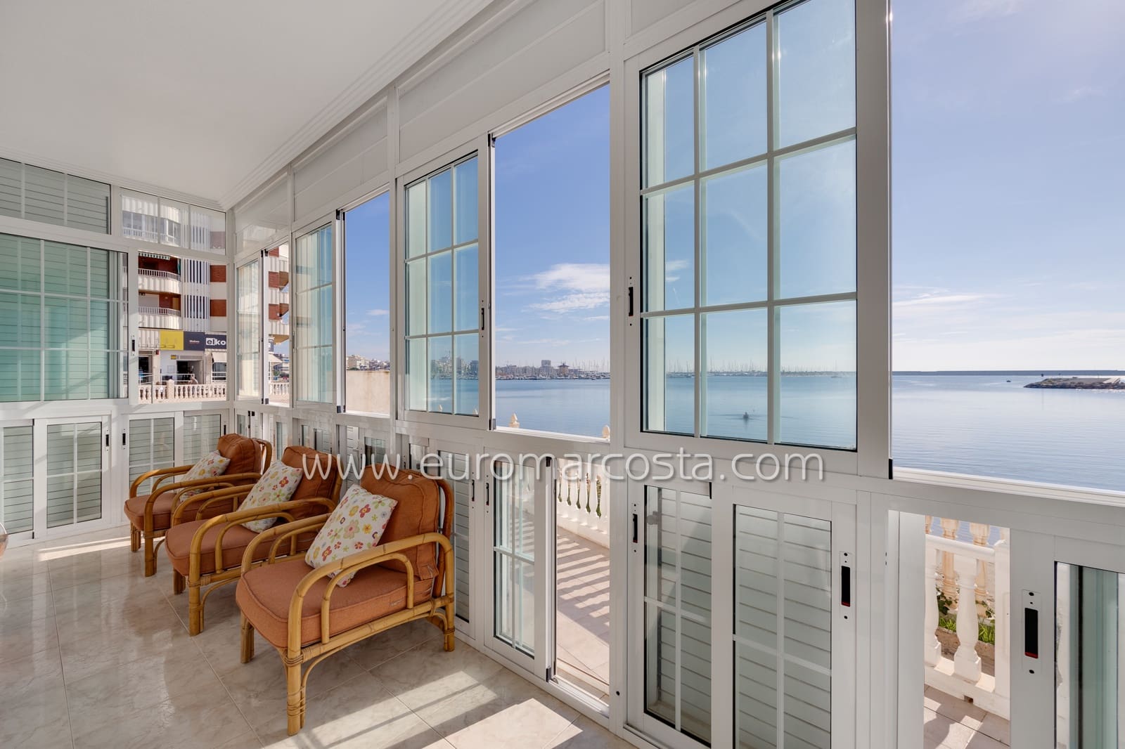 4 sovrum Lägenhet till salu i Torrevieja med garage - 389 500 € (Ref: 9414590)