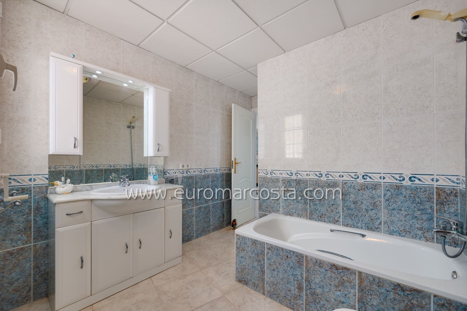 4 sovrum Lägenhet till salu i Torrevieja med garage - 389 500 € (Ref: 9414590)