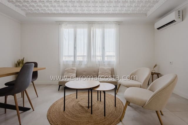 3 quarto Apartamento para venda em Torrevieja com piscina - 235 000 € (Ref: 9471494)