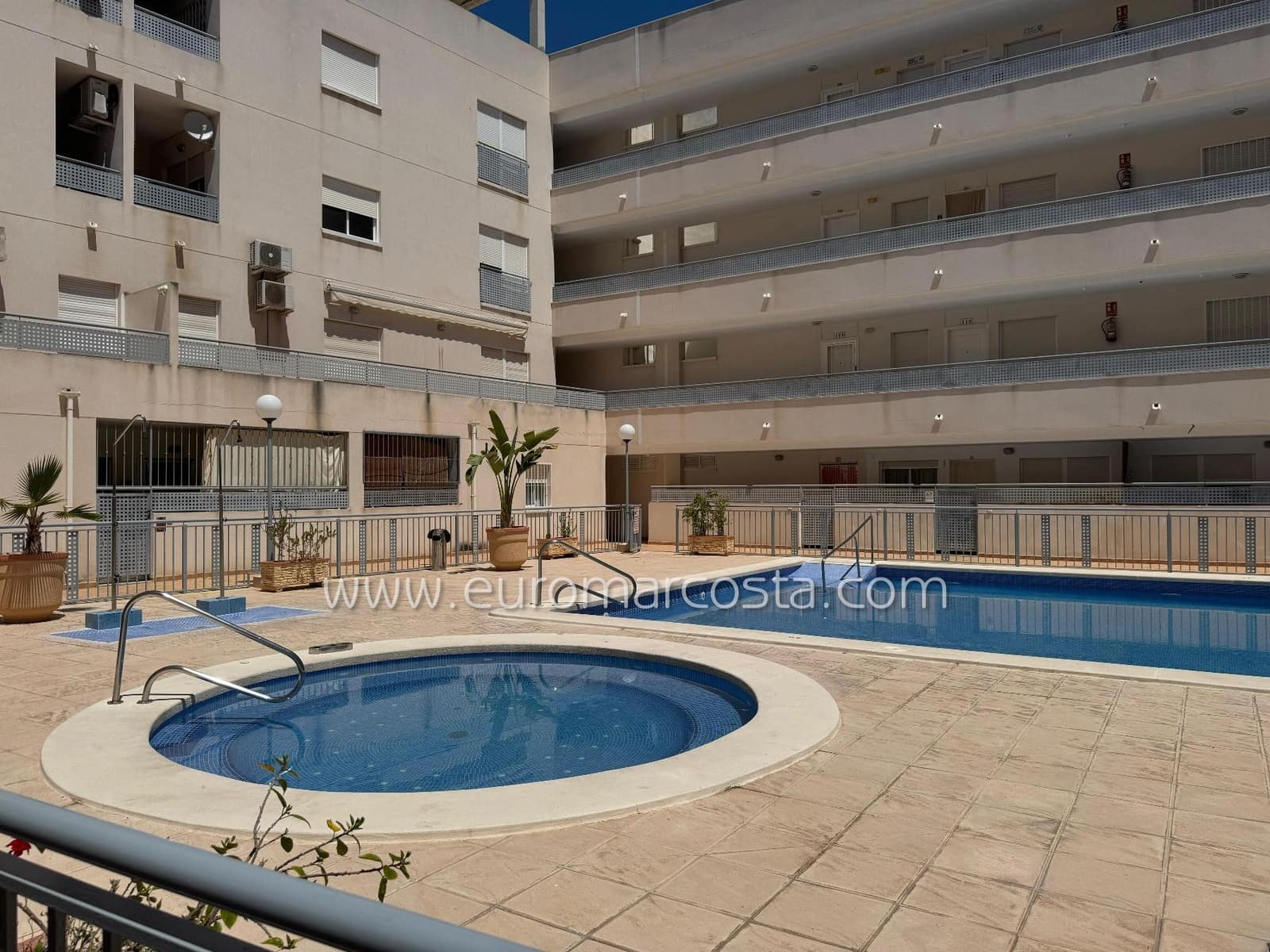 2 bedroom Apartment for sale in Almoradi with pool garage - € 121,000 (Ref: 9471495)