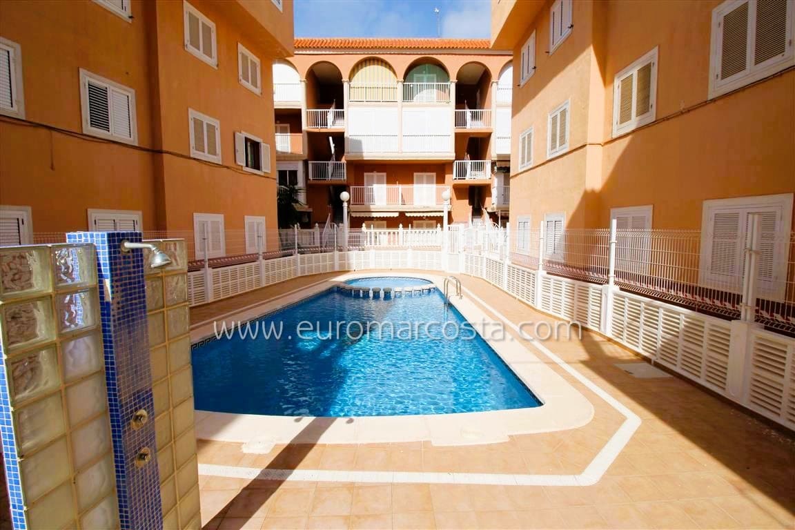 2 soveværelse Penthouse til salg i La Mata med swimmingpool - € 139.900 (Ref: 9487192)