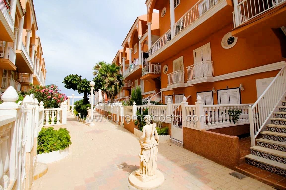 2 soveværelse Penthouse til salg i La Mata med swimmingpool - € 139.900 (Ref: 9487192)