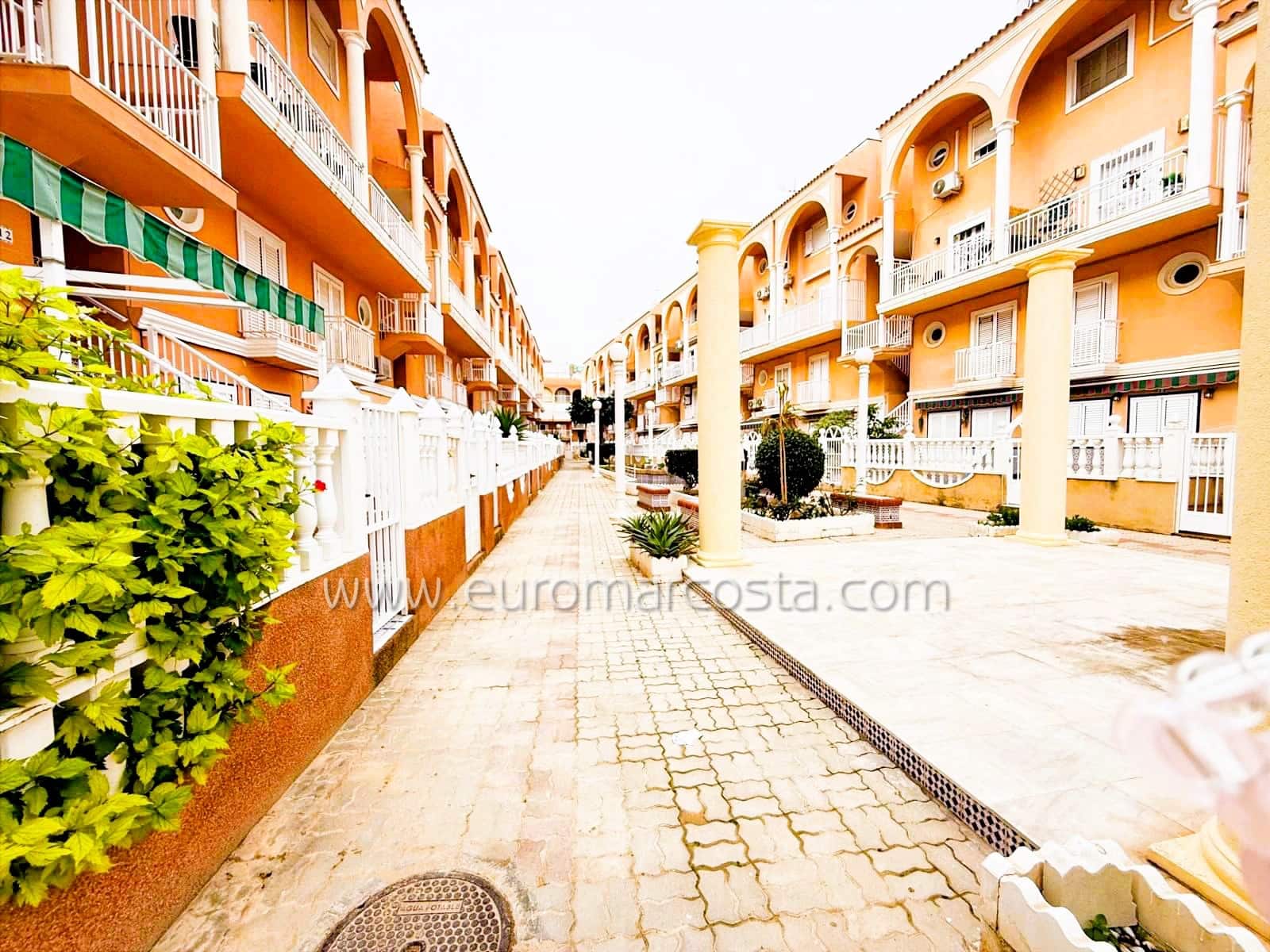 2 soveværelse Penthouse til salg i La Mata med swimmingpool - € 139.900 (Ref: 9487192)