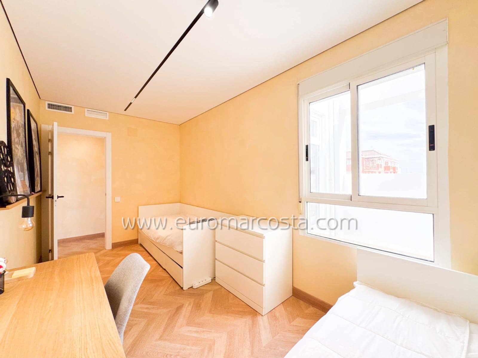 3 sovrum Lägenhet till salu i Guardamar del Segura med garage - 399 000 € (Ref: 9487939)