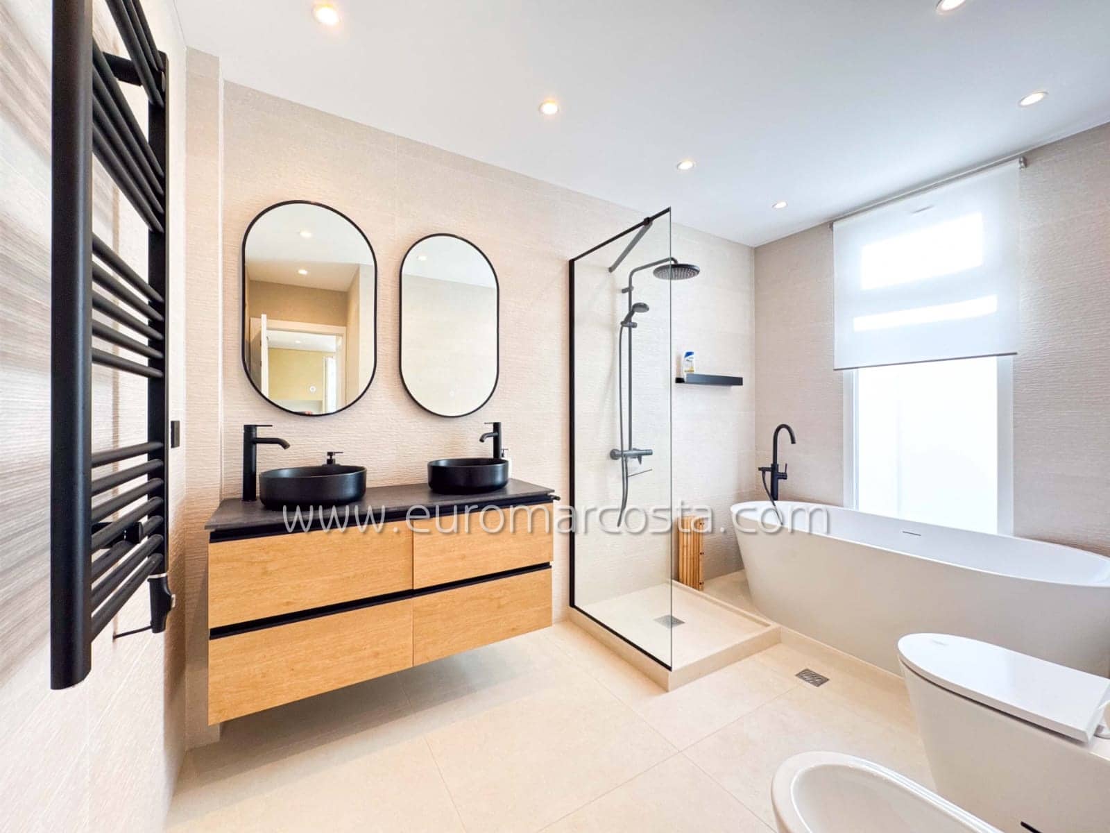 3 sovrum Lägenhet till salu i Guardamar del Segura med garage - 399 000 € (Ref: 9487939)