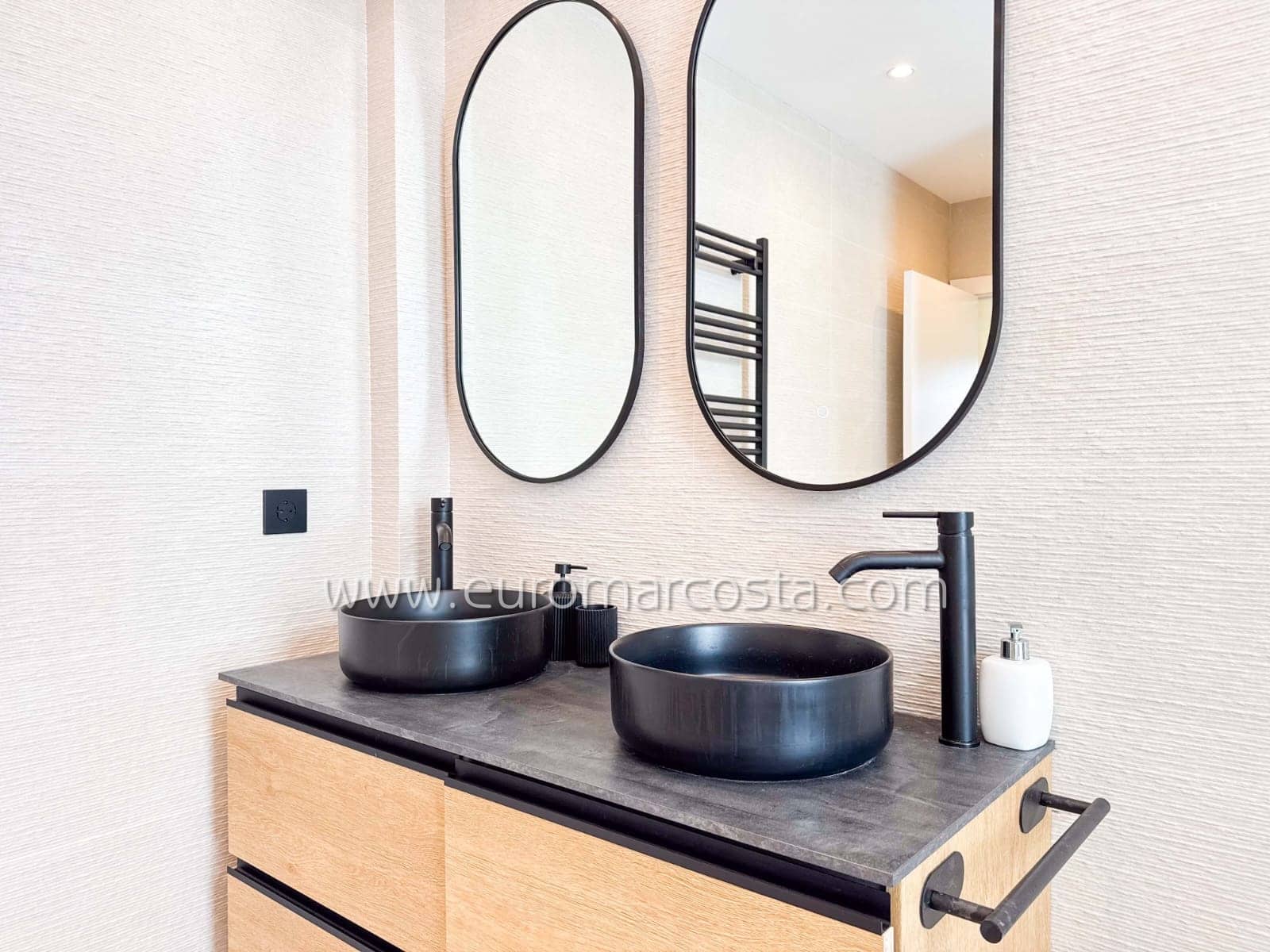 3 sovrum Lägenhet till salu i Guardamar del Segura med garage - 399 000 € (Ref: 9487939)