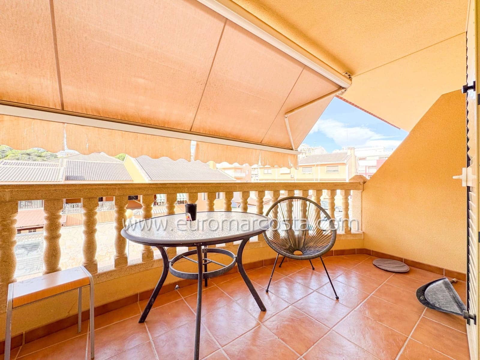 3 sovrum Lägenhet till salu i Guardamar del Segura med garage - 399 000 € (Ref: 9487939)