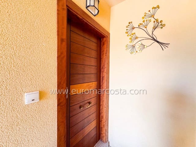 Apartamento de 3 habitaciones en Zona Pueblo, Guardamar del Segura en venta con garaje - 399.000 € (Ref: 9487939)
