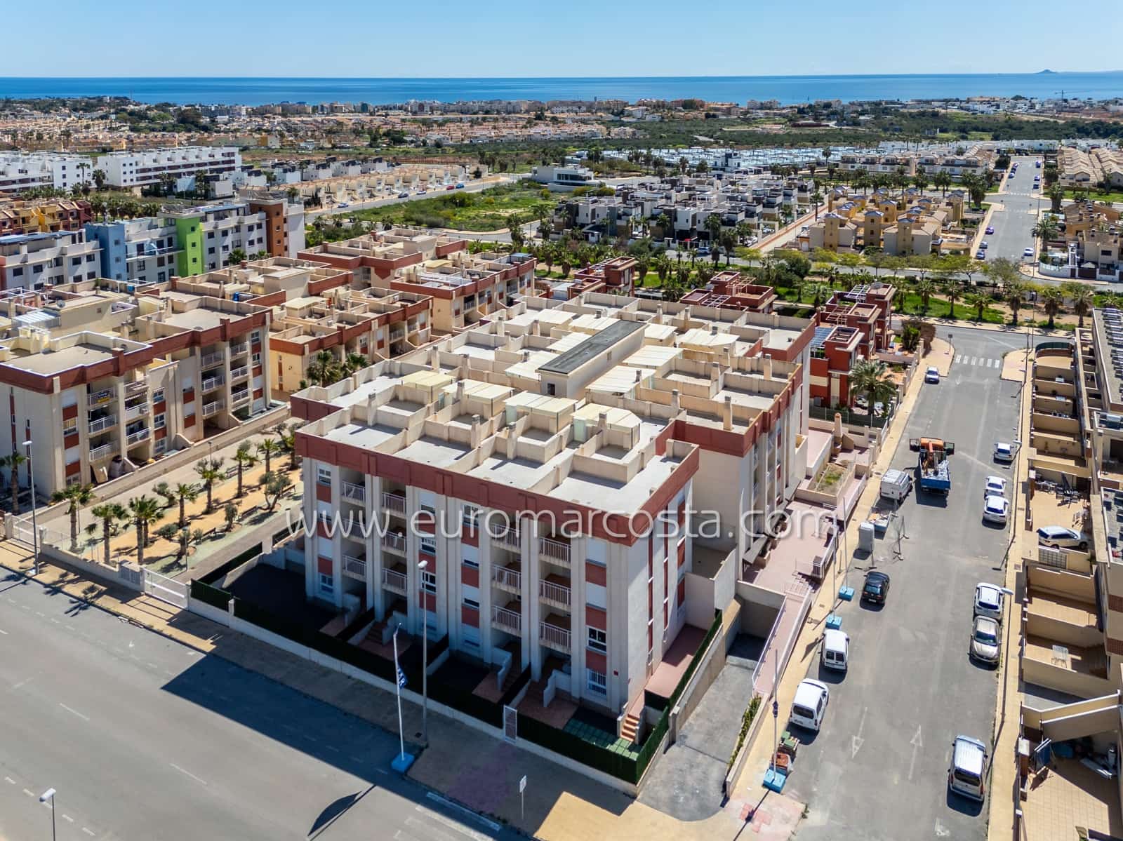 2 soveværelse Lejlighed til salg i Orihuela Costa med swimmingpool - € 172.500 (Ref: 9487941)