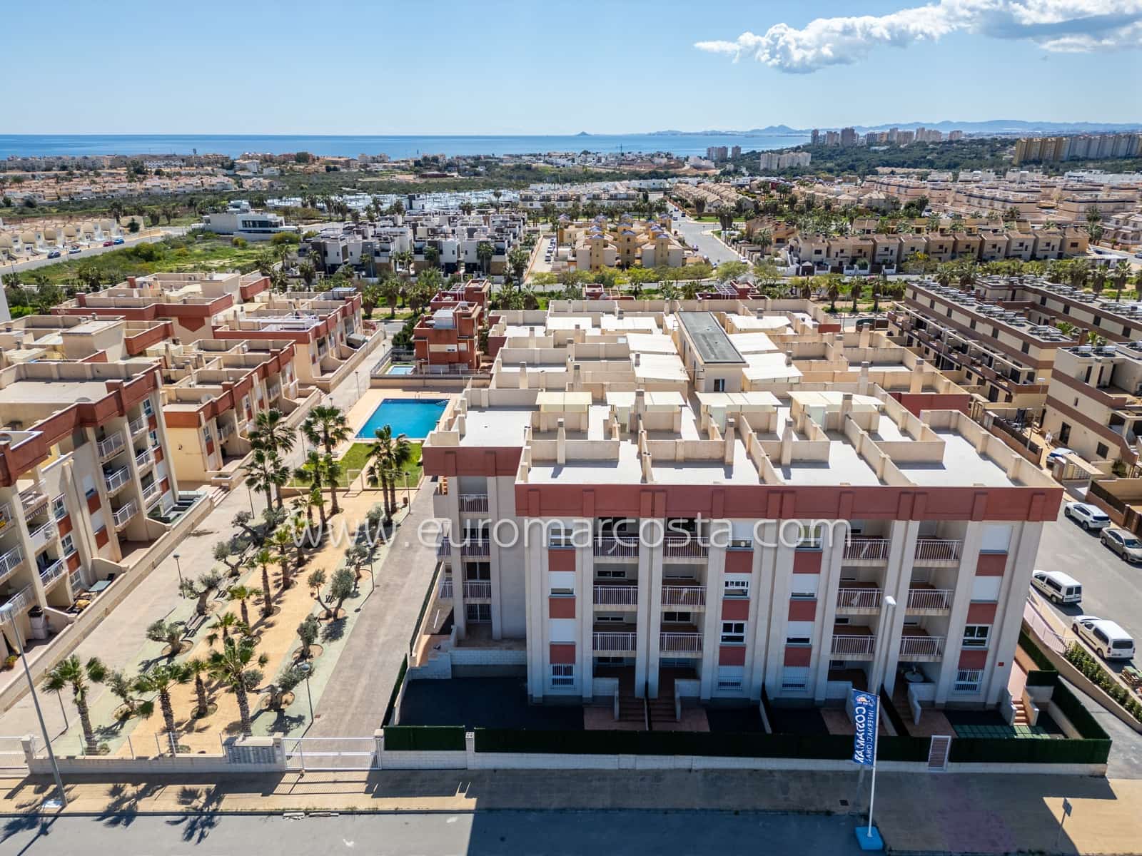 2 soveværelse Lejlighed til salg i Orihuela Costa med swimmingpool - € 172.500 (Ref: 9487941)
