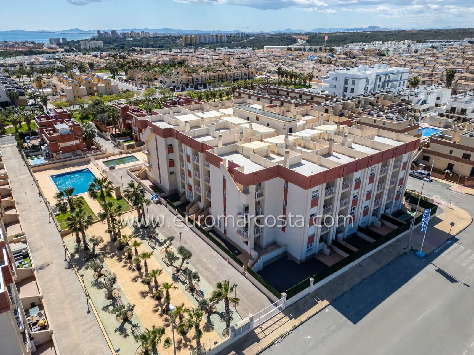 2 soveværelse Lejlighed til salg i Orihuela Costa med swimmingpool - € 172.500 (Ref: 9487941)