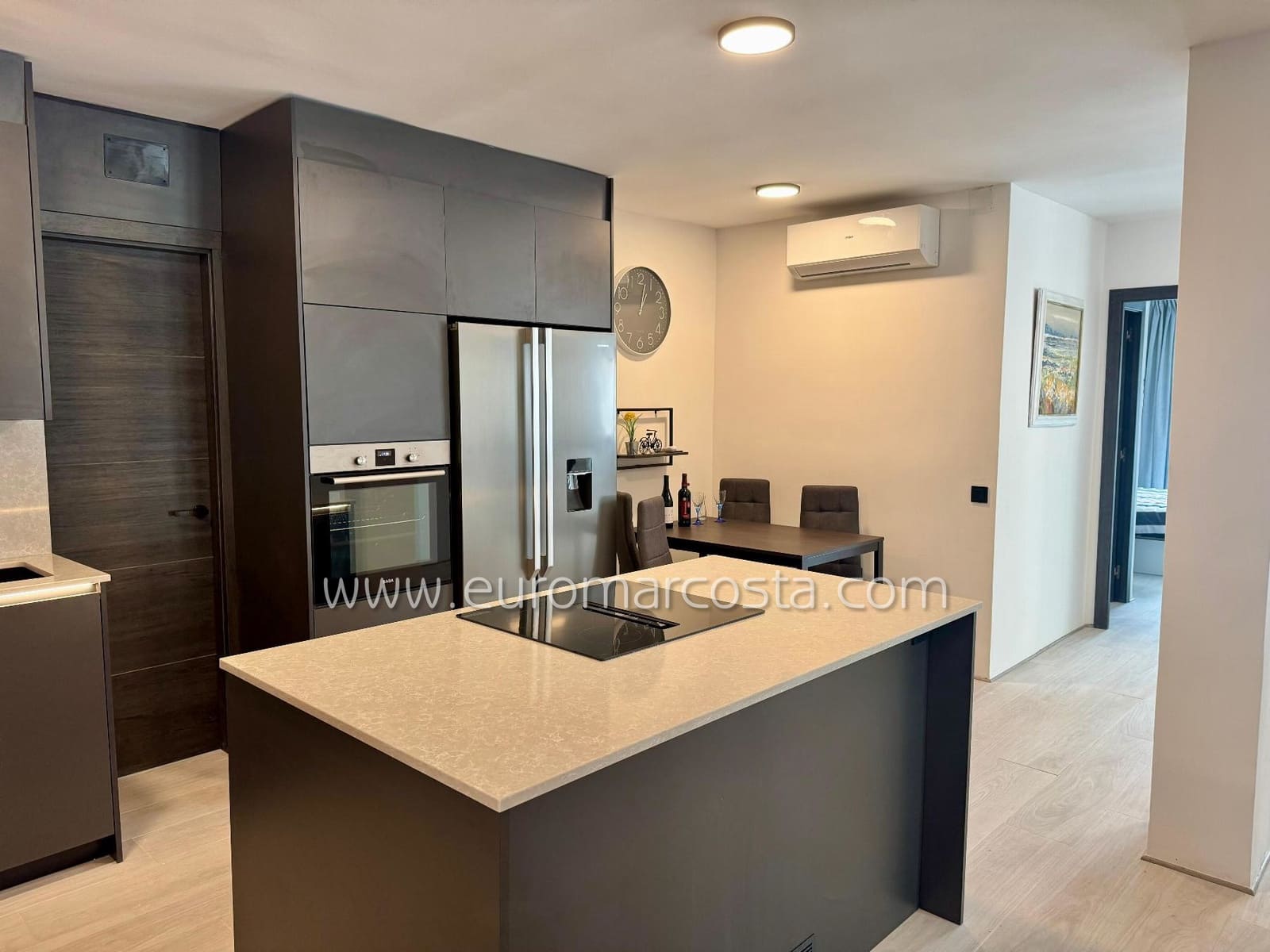 3 makuuhuone Kattohuoneisto myytävänä paikassa Torrevieja - 357 000 € (Ref: 9495256)