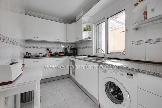 2 makuuhuone Kattohuoneisto myytävänä paikassa Torrevieja - 169 500 € (Ref: 9495257)