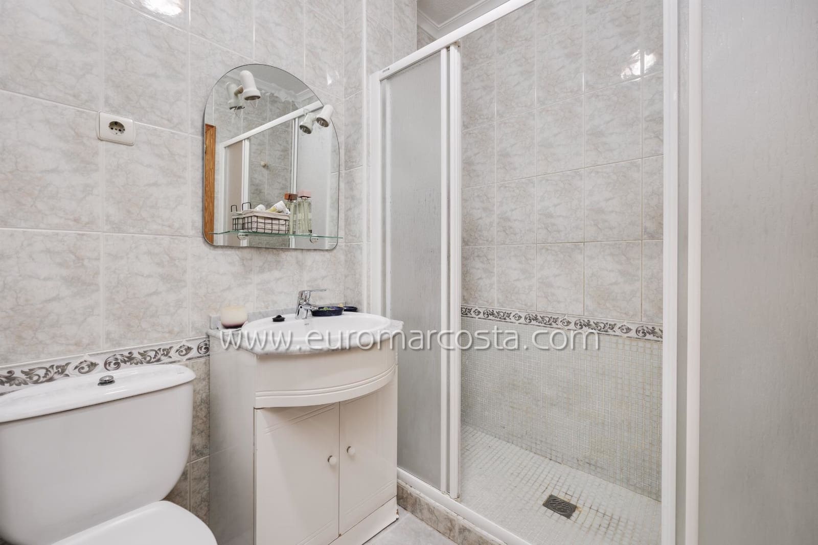 2 makuuhuone Kattohuoneisto myytävänä paikassa Torrevieja - 169 500 € (Ref: 9495257)