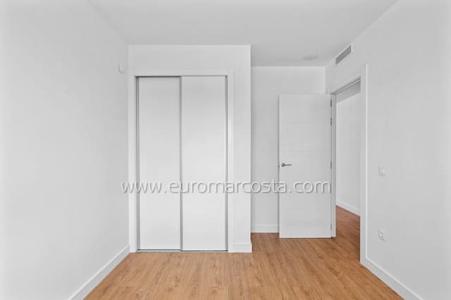 2 soveværelse Penthouse til salg i Villamartin, Orihuela med swimmingpool garage - € 339.000 (Ref: 9524811)