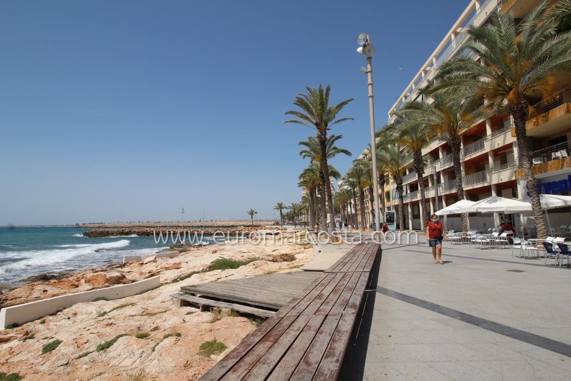 2 Zimmer Reihenhaus zu verkaufen in Torrevieja - 99.000 € (Ref: 9610104)