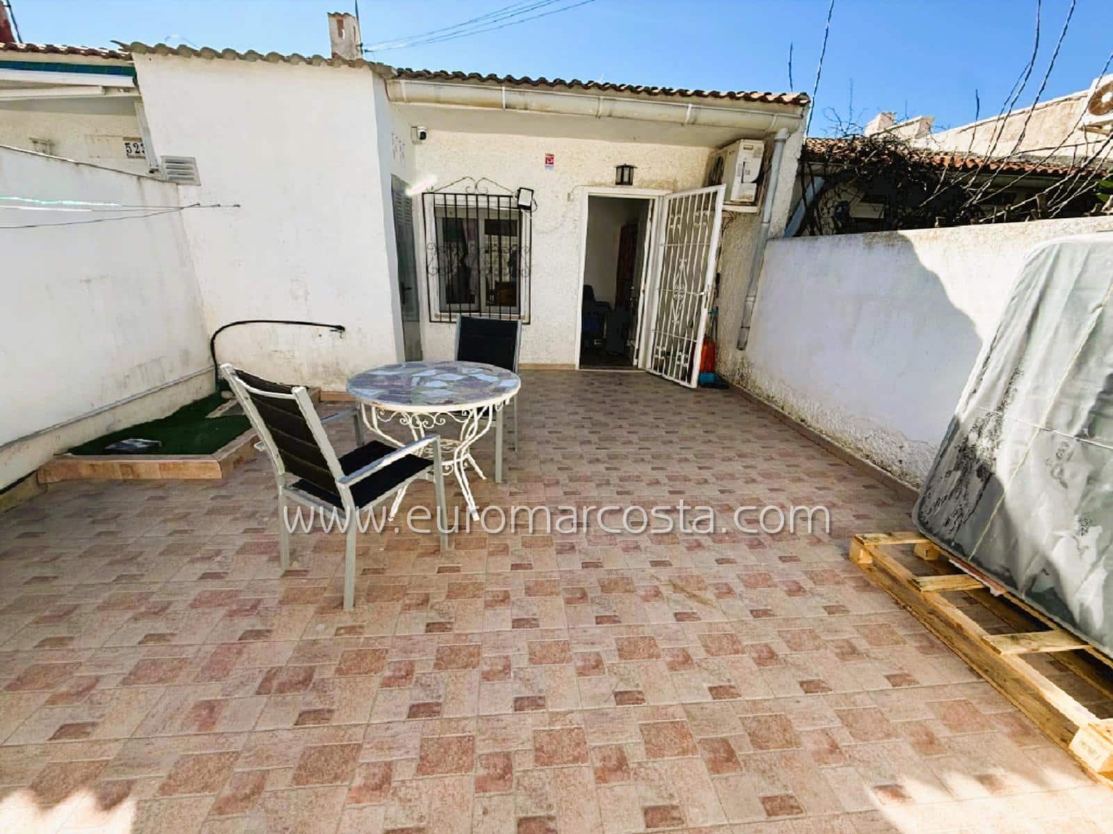 2 Zimmer Reihenhaus zu verkaufen in Torrevieja - 99.000 € (Ref: 9610104)
