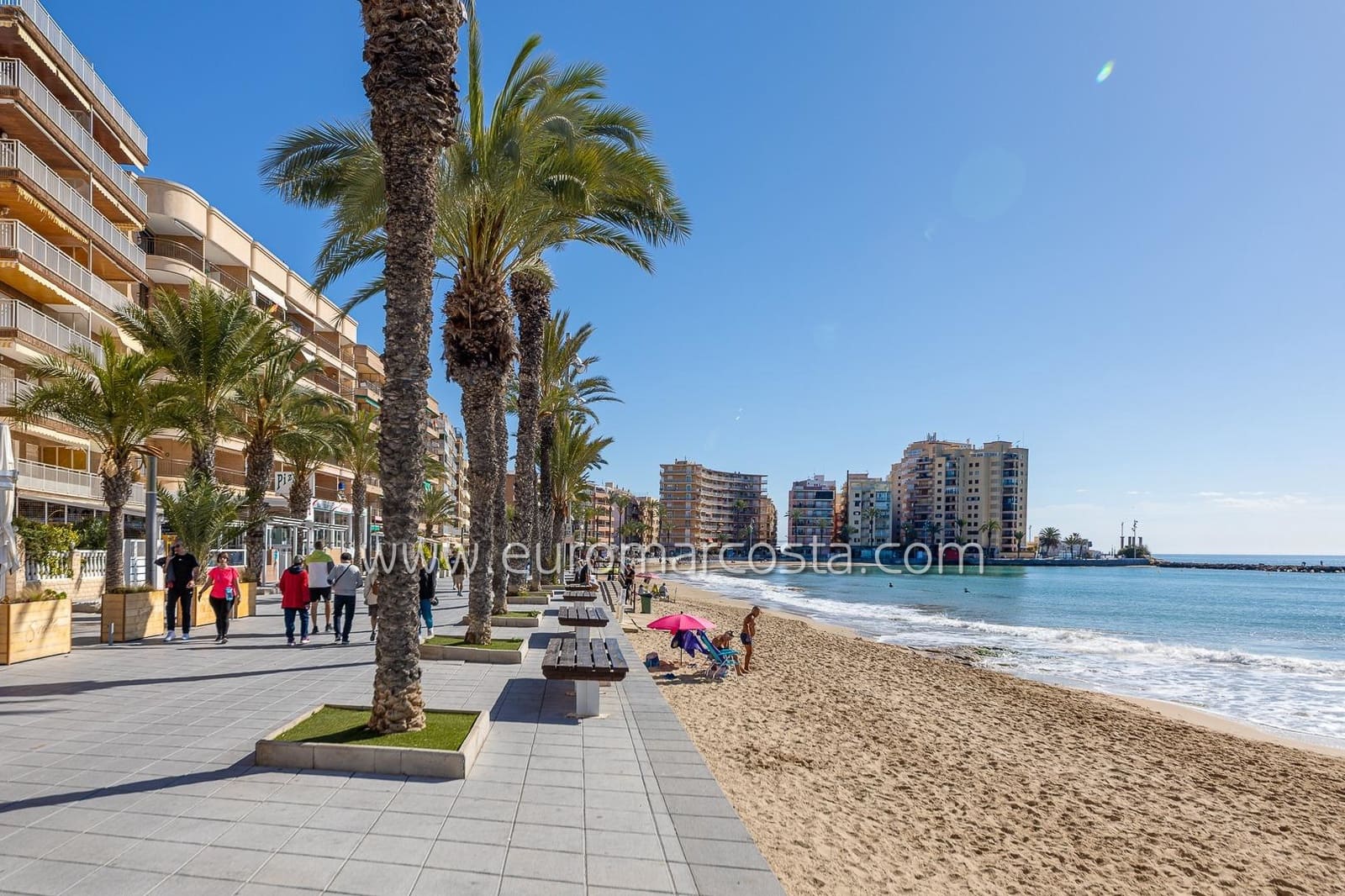 2 Zimmer Reihenhaus zu verkaufen in Torrevieja - 99.000 € (Ref: 9610104)