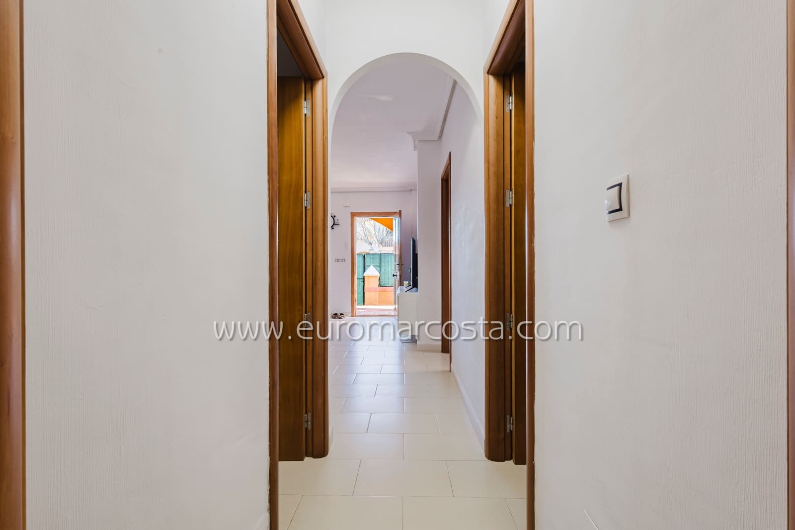 2 makuuhuone Huvila myytävänä paikassa Torrevieja mukana uima-altaan - 239 000 € (Ref: 9631814)