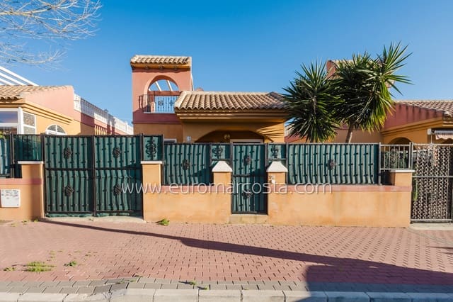 2 makuuhuone Huvila myytävänä paikassa Torrevieja mukana uima-altaan - 239 000 € (Ref: 9631814)