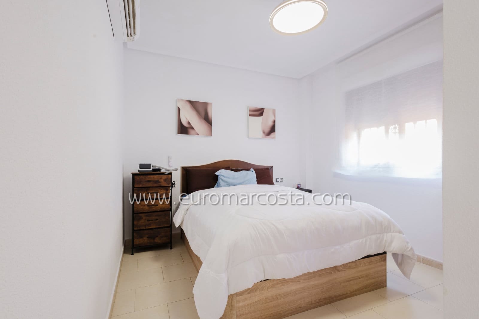 Chalet de 2 habitaciones en Torrevieja en venta con piscina - 219.990 € (Ref: 9631814)