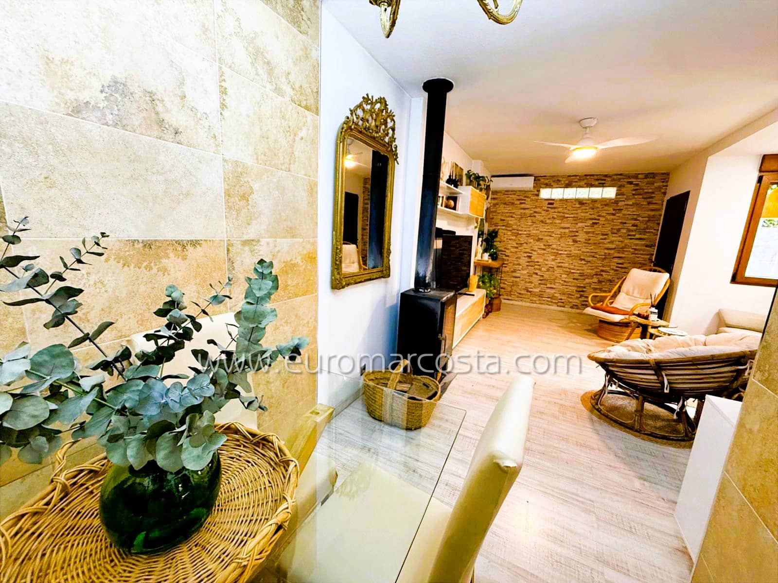 Chalet de 3 habitaciones en Torrevieja en venta con piscina - 189.900 € (Ref: 9650325)