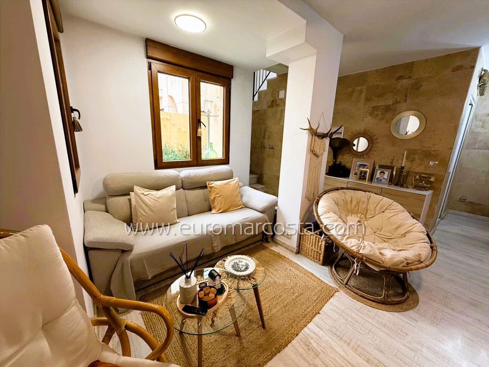 Chalet de 3 habitaciones en Torrevieja en venta con piscina - 189.900 € (Ref: 9650325)