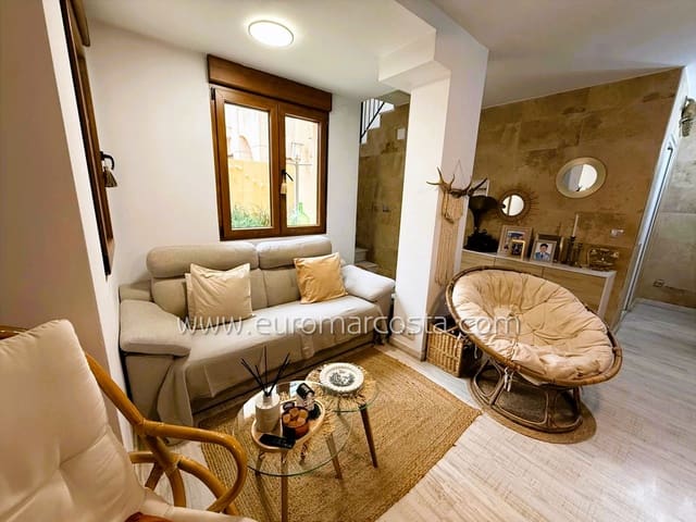 Chalet de 3 habitaciones en Torrevieja en venta con piscina - 189.900 € (Ref: 9650325)