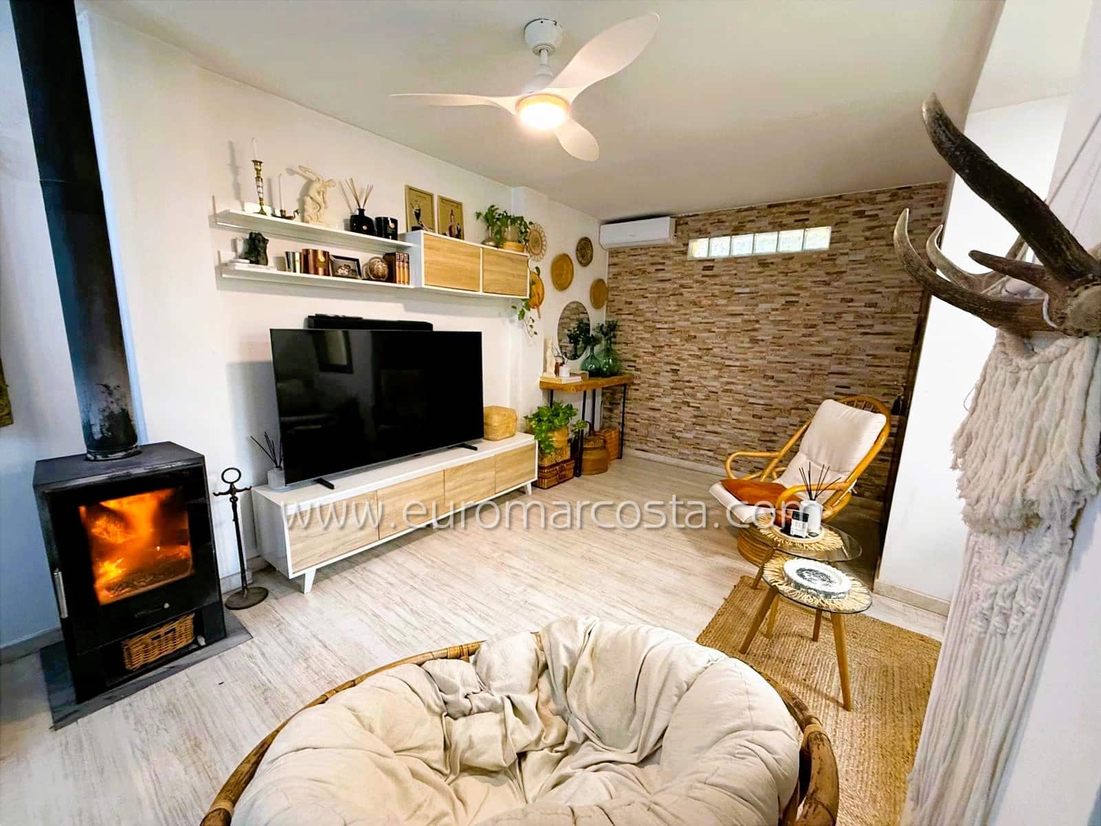 Chalet de 3 habitaciones en Torrevieja en venta con piscina - 189.900 € (Ref: 9650325)