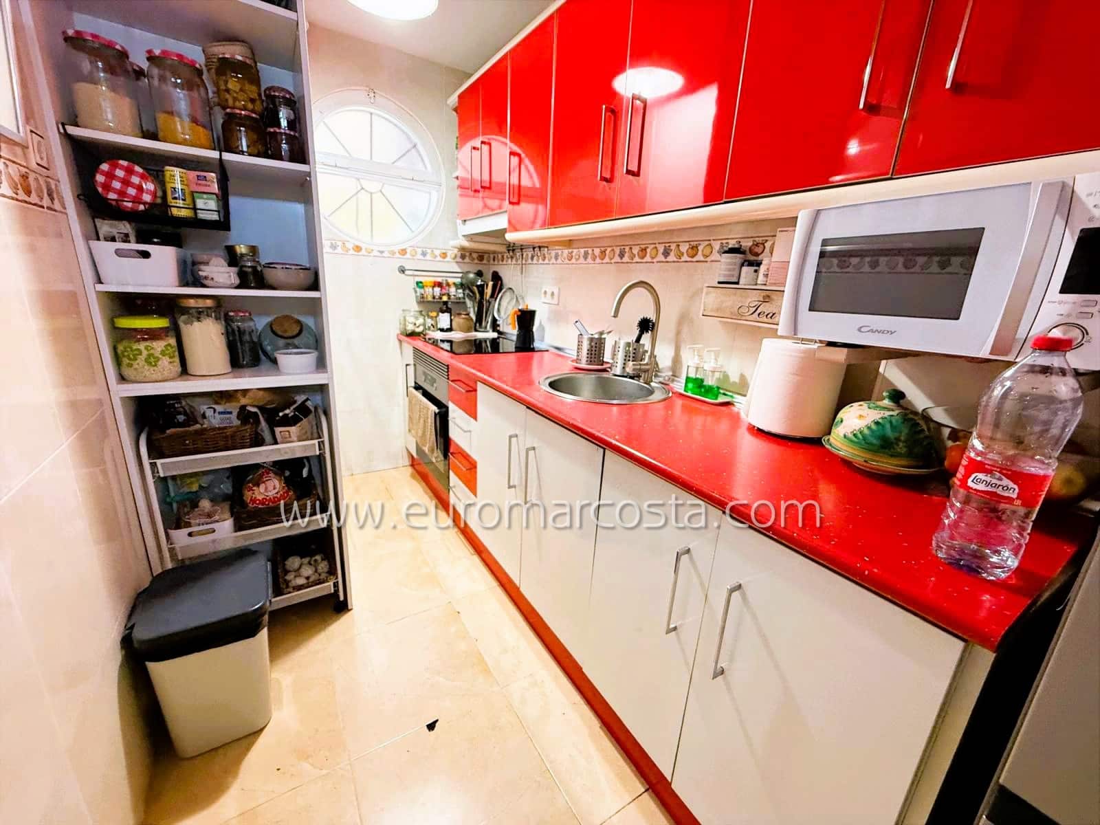 Chalet de 3 habitaciones en Torrevieja en venta con piscina - 189.900 € (Ref: 9650325)