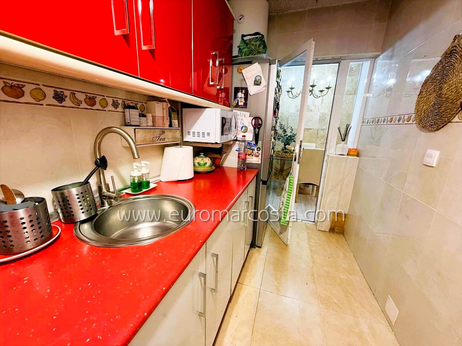 Chalet de 3 habitaciones en Torrevieja en venta con piscina - 189.900 € (Ref: 9650325)