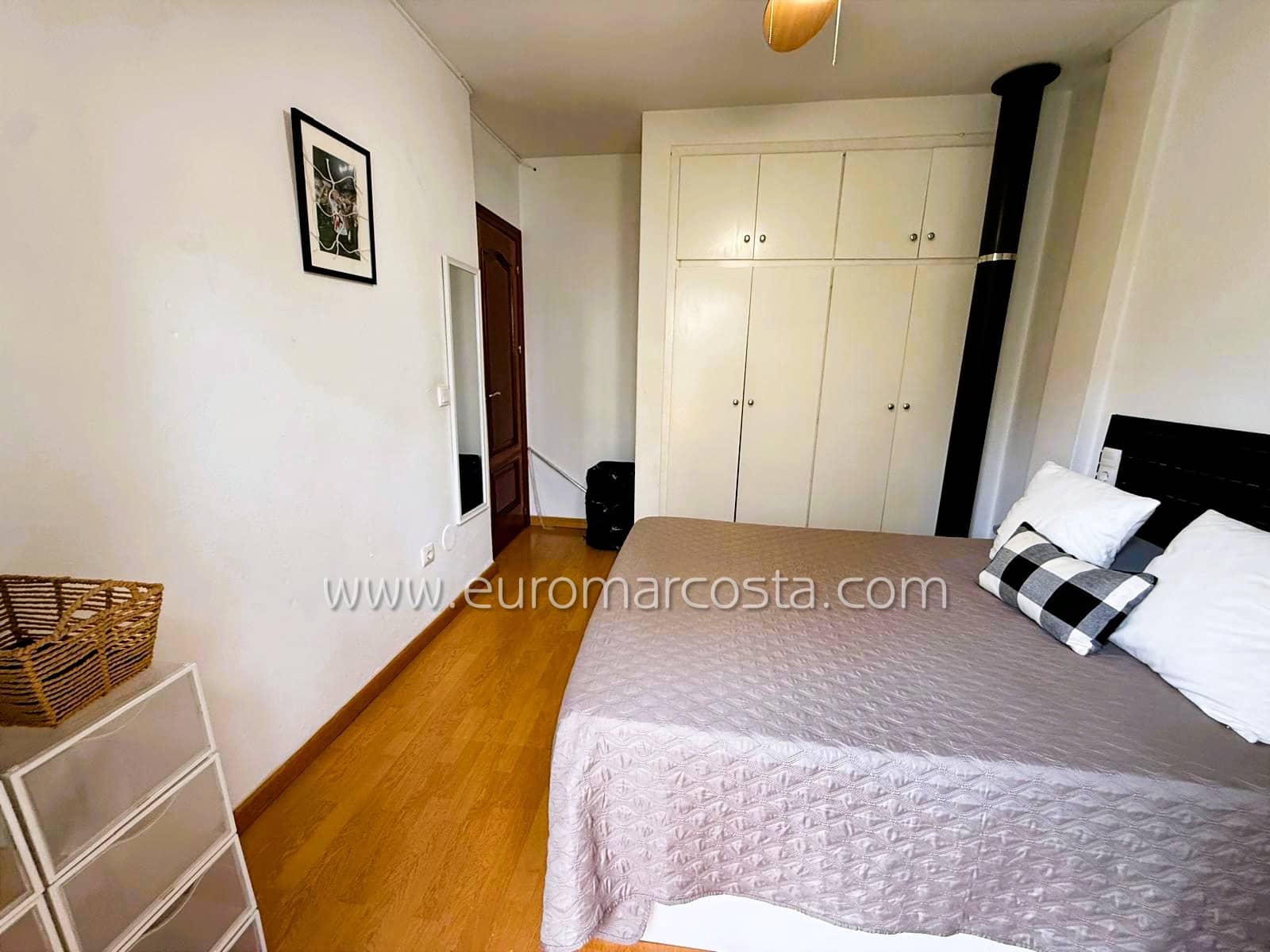 Chalet de 3 habitaciones en Torrevieja en venta con piscina - 189.900 € (Ref: 9650325)