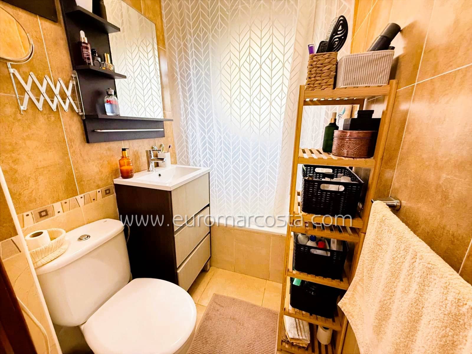 Chalet de 3 habitaciones en Torrevieja en venta con piscina - 189.900 € (Ref: 9650325)