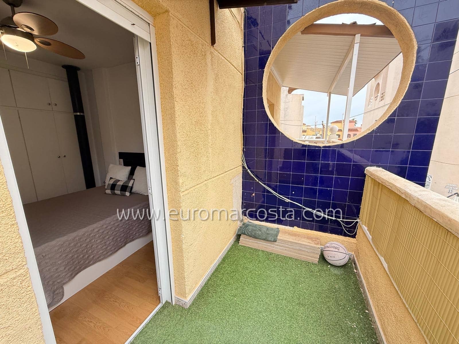 Chalet de 3 habitaciones en Torrevieja en venta con piscina - 189.900 € (Ref: 9650325)