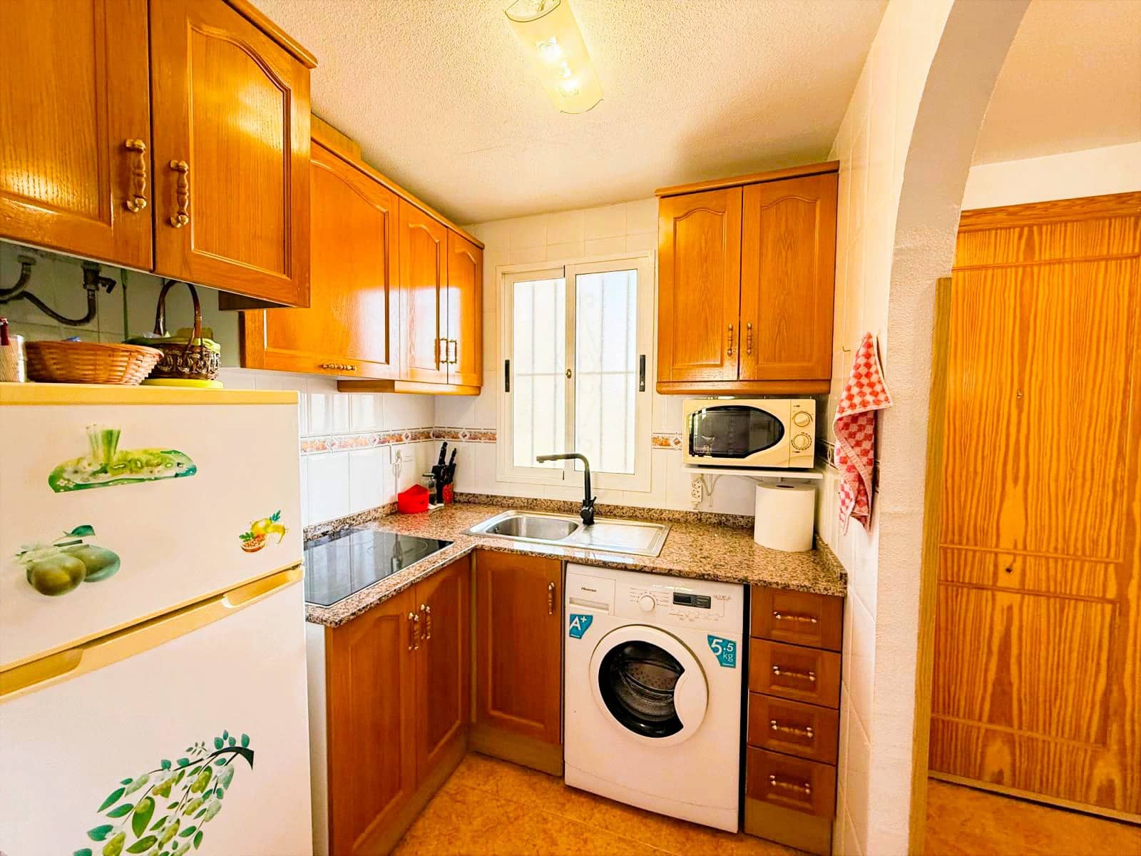 2 soverom Leilighet til salgs i Torrevieja med svømmebasseng - € 159 000 (Ref: 9685904)