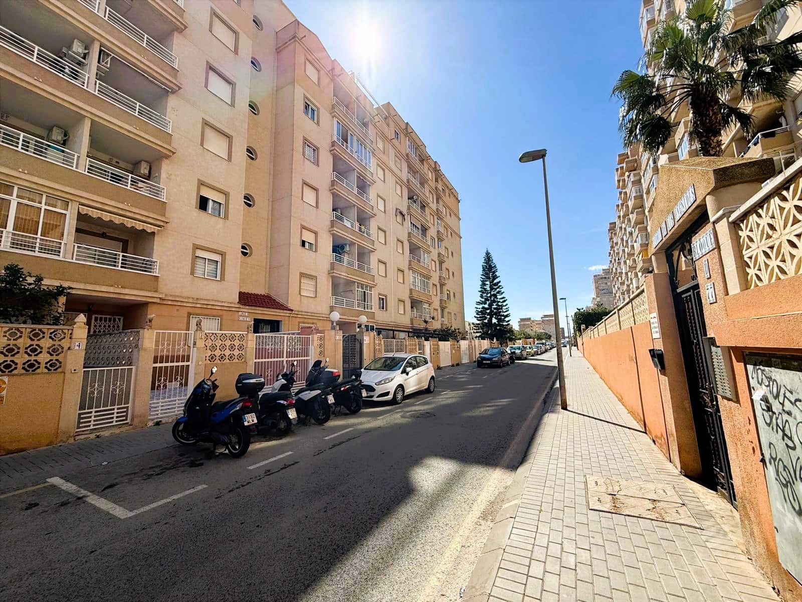 2 soverom Leilighet til salgs i Torrevieja med svømmebasseng - € 159 000 (Ref: 9685904)