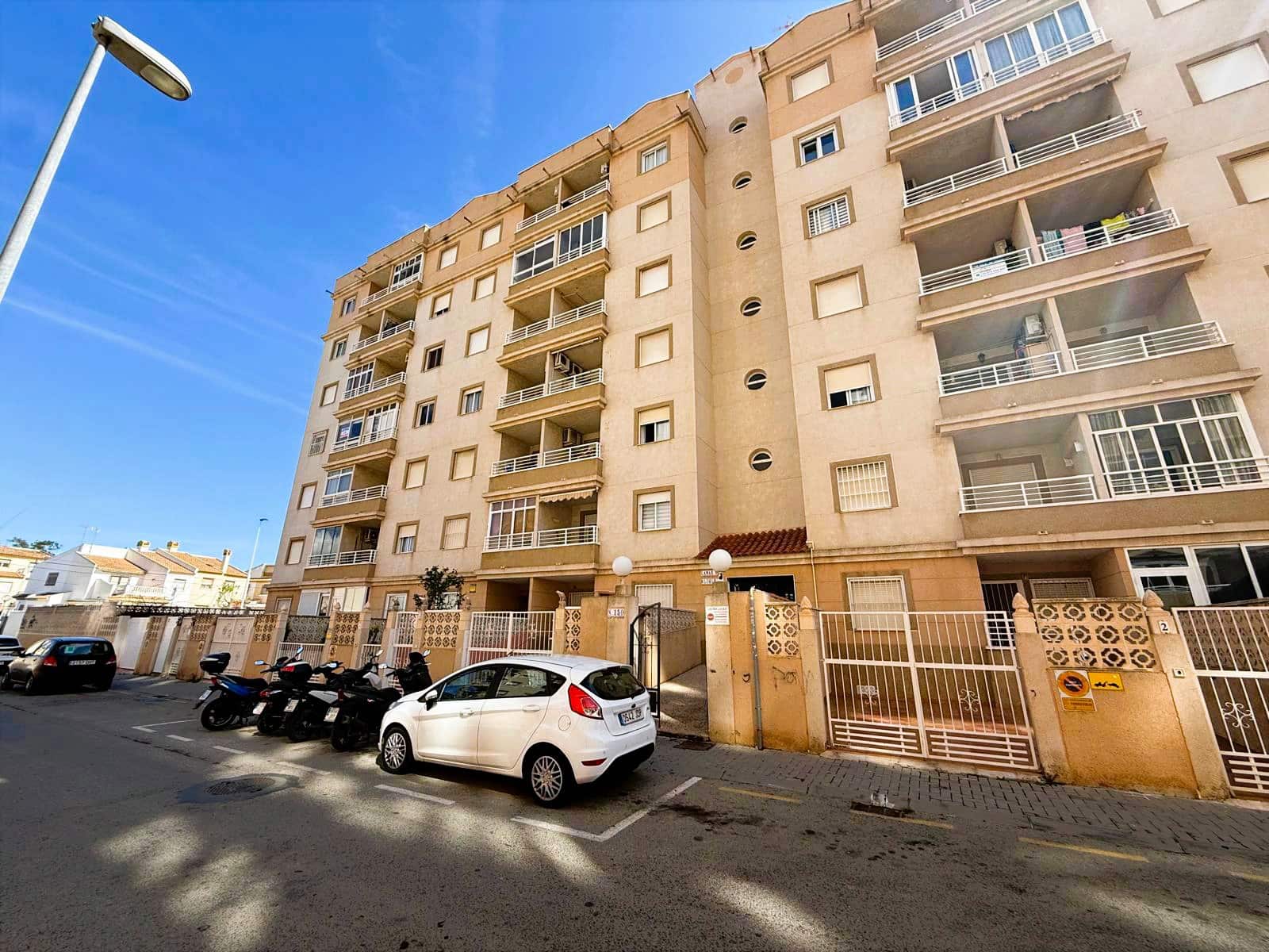 2 soverom Leilighet til salgs i Torrevieja med svømmebasseng - € 159 000 (Ref: 9685904)