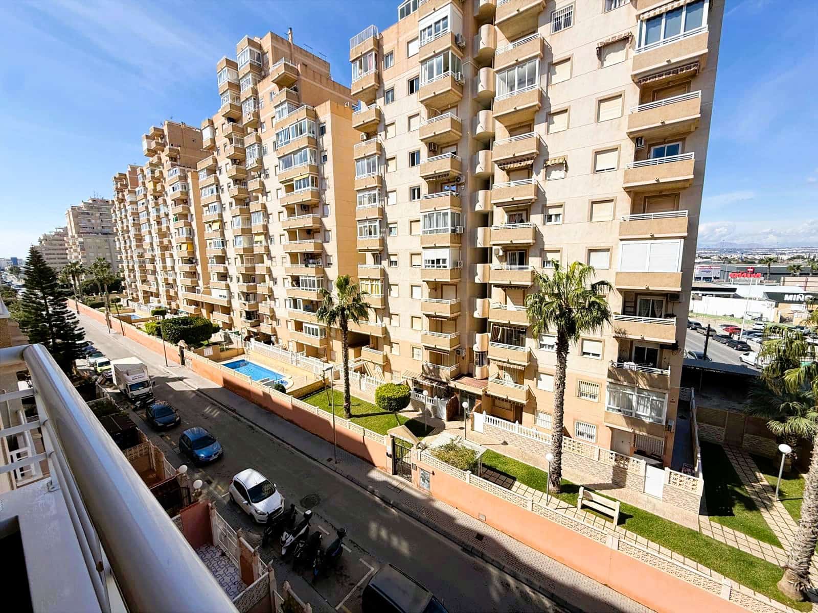 2 soverom Leilighet til salgs i Torrevieja med svømmebasseng - € 159 000 (Ref: 9685904)