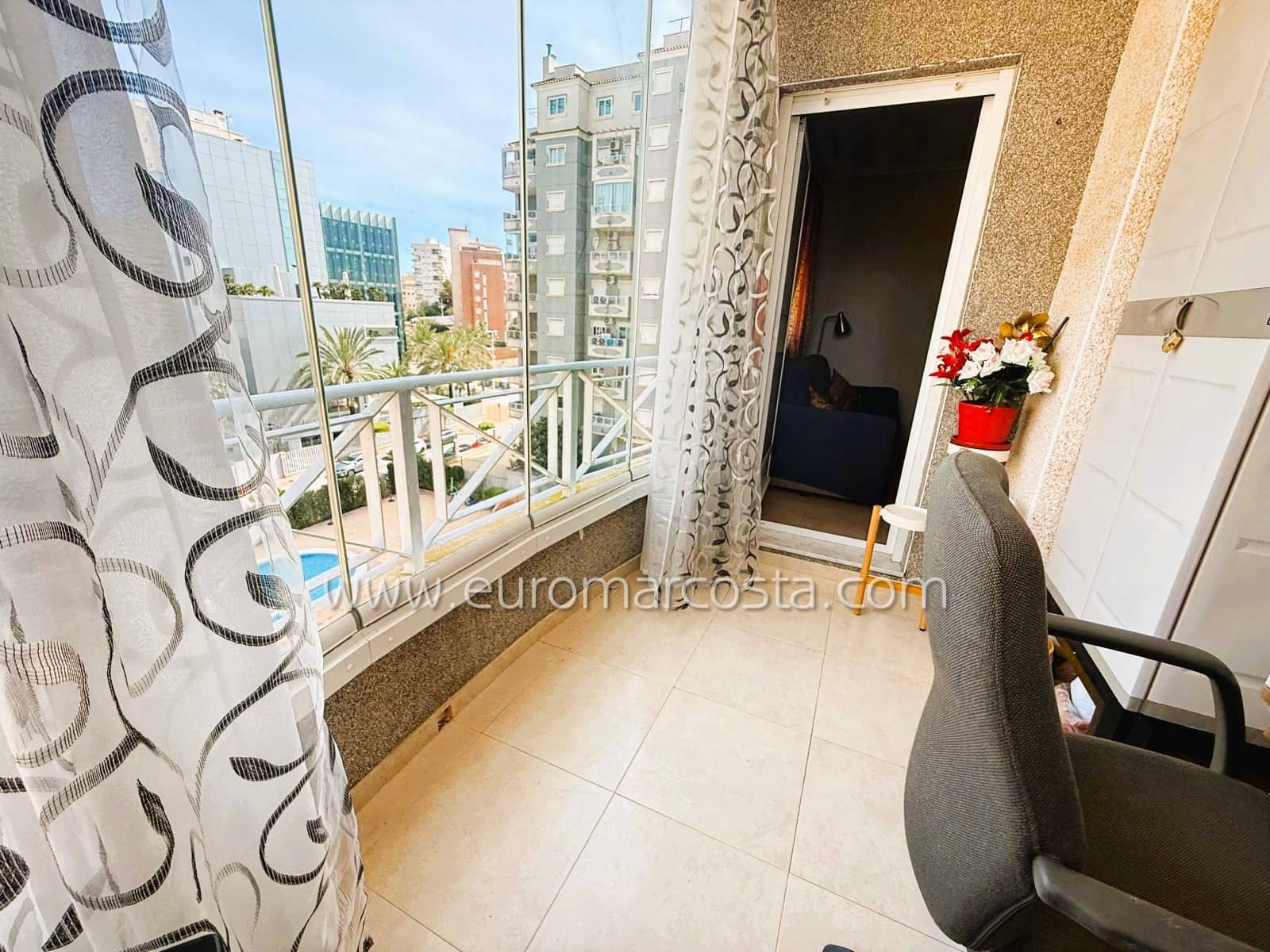 2 soverom Leilighet til salgs i Guardamar del Segura med svømmebasseng garasje - € 181 900 (Ref: 9685905)